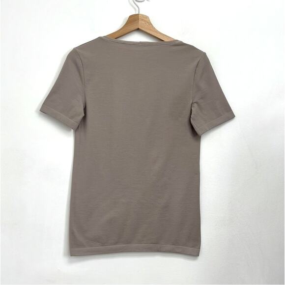 Wolford Lugano Seamless Scoop Neck Short Sleeve Fitted Stretch Neutral Tee - Med - Picture 2 of 9